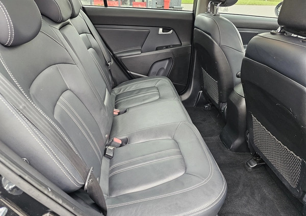 Kia Sportage cena 54990 przebieg: 178000, rok produkcji 2015 z Obrzycko małe 497
